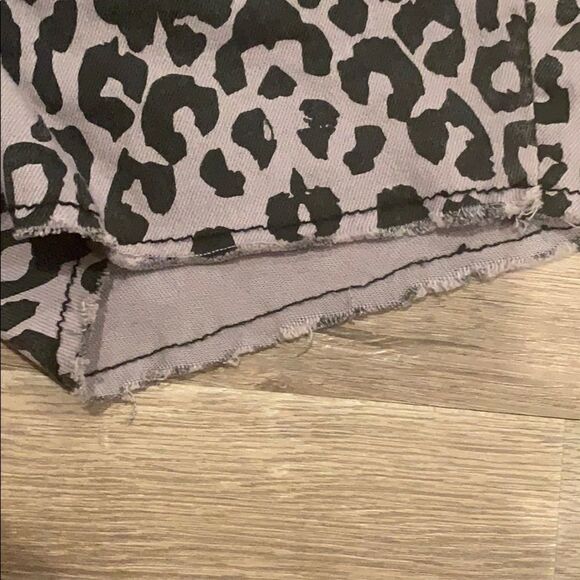 Hudson animal print  shorts - Picture 5 of 11